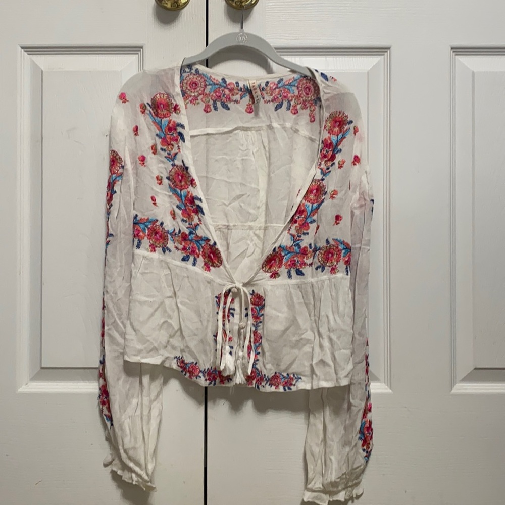 White and Floral Raga Small Blouse